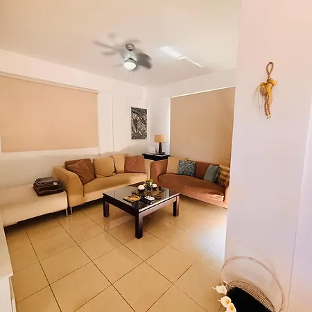 Pavlina Айя-Напа